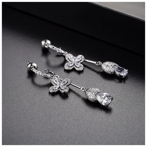 Swarovski Crystals The Yuana Earrings - Picture 5 of 5